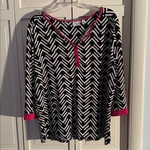 Kim Rogers 2X Black & White Chevron Print  Blouse EUC